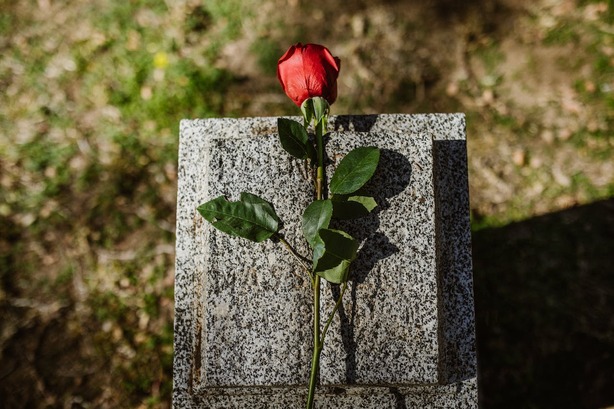 Wszystkich Świętych, Dzień Zmarłych - Ileż śmierci trzeba nam przeżyć, by się nauczyć, że i my umrzemy. Jean Rostand.jpg